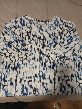 Alfred Dunner Blue & White Patterned  Top
